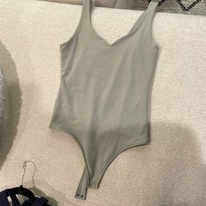 A&F Double-Layered Seamless Sweetheart Bodysuit in Sage - size small NWOT